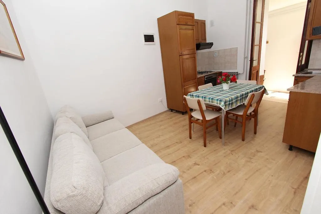 Apartment Riki Rovinj 0*,